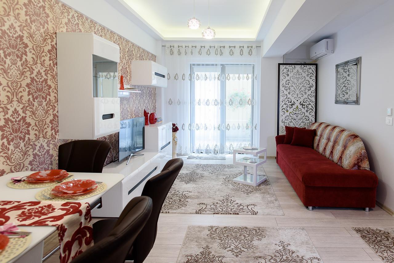 Carla's Apartment, Airport & Train Station Shuttle *