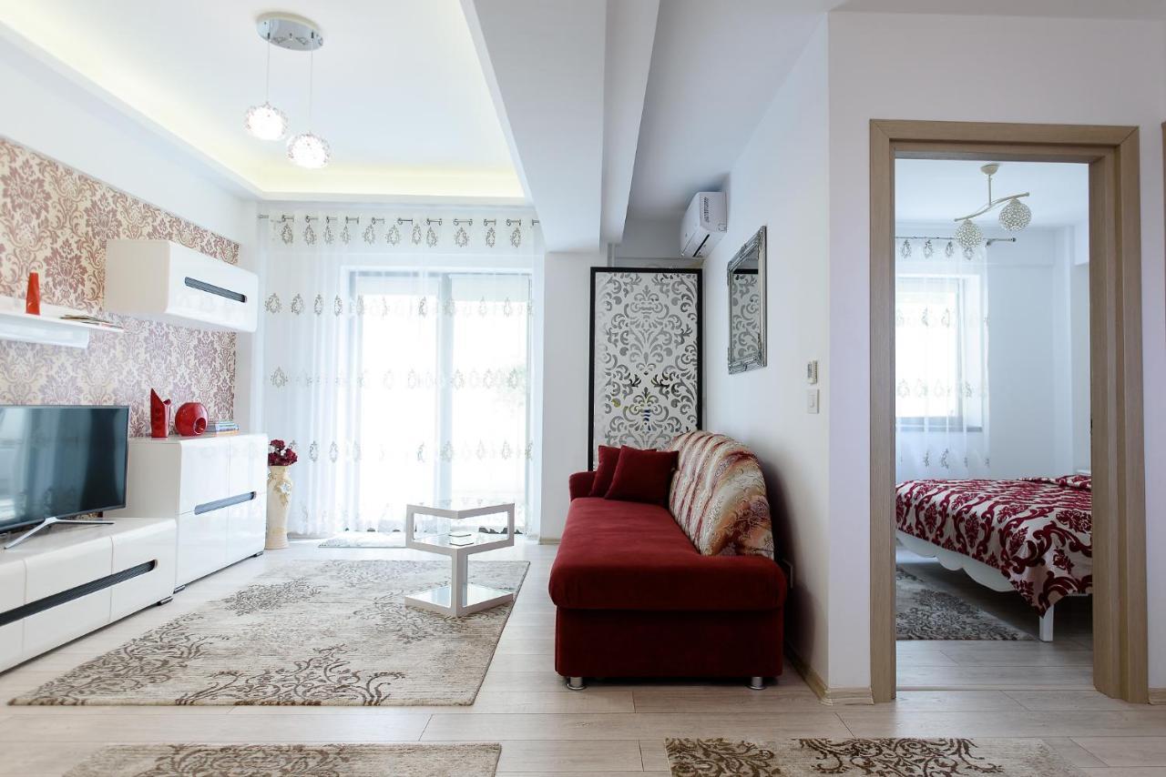 Carla's Apartment, Airport & Train Station Shuttle *