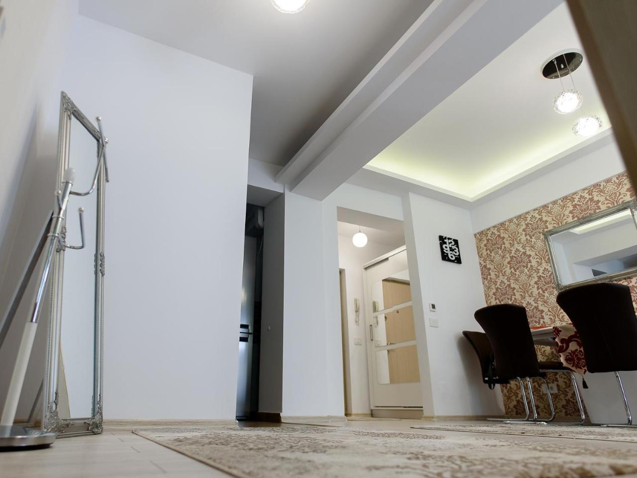 Apartment Carla's Apartment, Airport & Train Station Shuttle